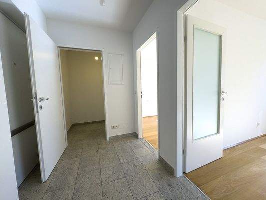 Vorraum mit Abstellraum