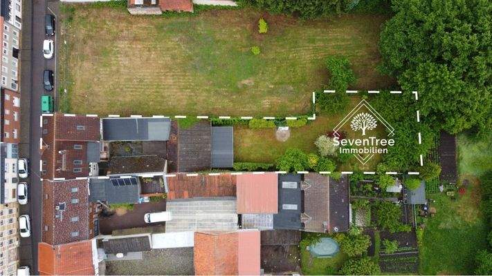 Luftaufnahme mit ungefährer Grundstücksgrenze