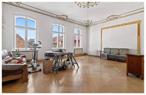 2. OG Wohnung - Deckenstuck