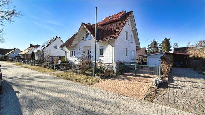 Immobilie Ansicht rechts