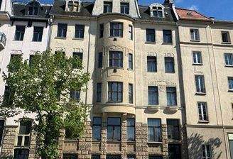 Fassade im aktuellen unsanierten Zustand