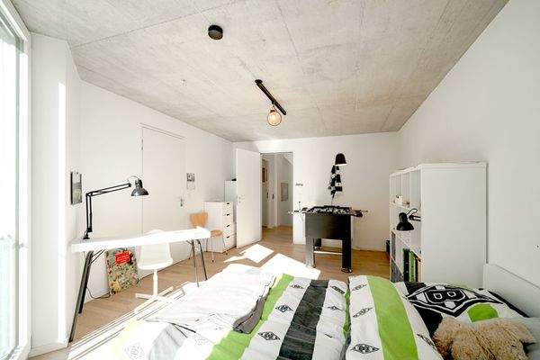 Kinderzimmer 1 im ersten Obergeschoss mit direktem Badezimmerzugang