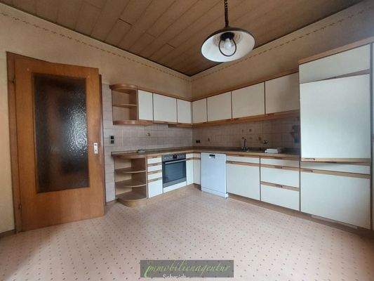 EG - Küche mit einfacher EBK