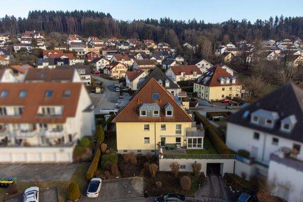 Ansicht mit TG-Einfahrt