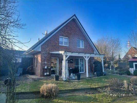 Rückansicht mit überdachter Terrasse