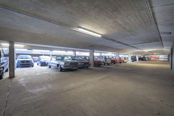 Überdachte Stellplätze