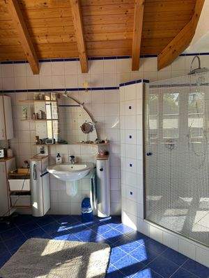 Modernes Badezimmer DG