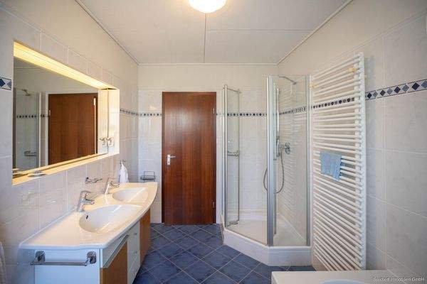 Gegenansicht Badezimmer