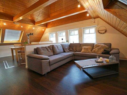 Ausgebautes Dachgeschoss, abgeschlossene Wohneinheit möglich