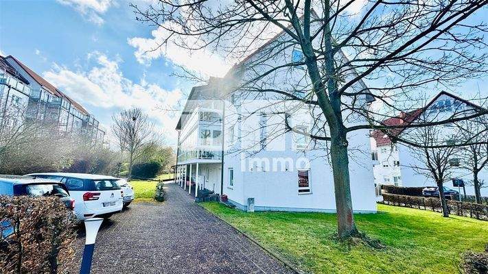 Zufahrt / Stellplätze