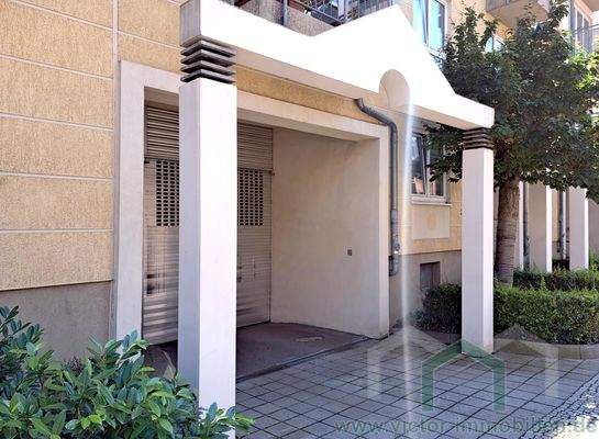 Tiefgarageneinfahrt (Abb. 2)