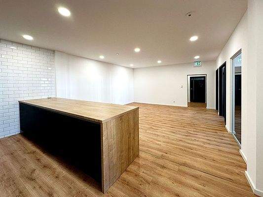 Eingang - Empfangsbereich.jpg