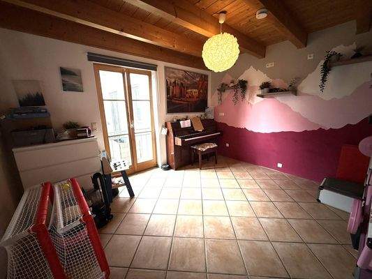 Mehrzweck oder Schlafzimmer im EG