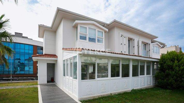 Spacious Villa with City View and a Garden in İzmir