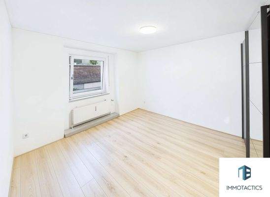 Schlafzimmer EG - (KI-geräumt)