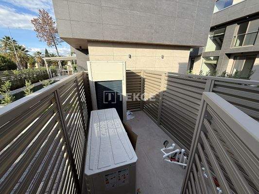 Villa with Pool within Walking Distance of Çalış Beach in Fethiye