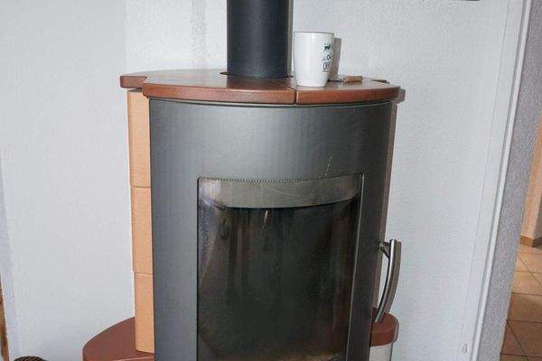 Ofen im Wohnzimmer.JPG