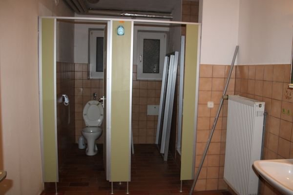 WC Bäckerei.JPG