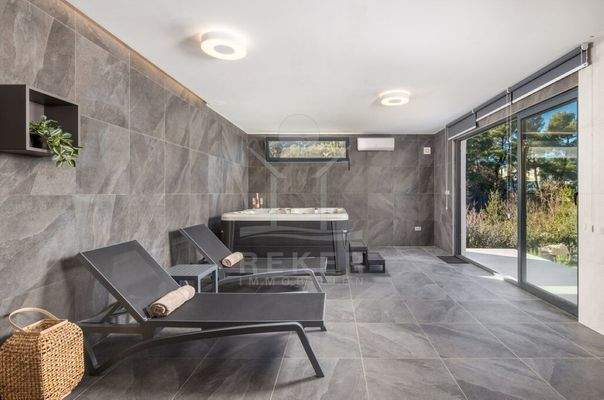 Spa-Bereich mit 50 m² für ultimative Entspannung