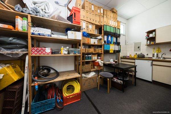 Lager im rückwärtigen Bereich