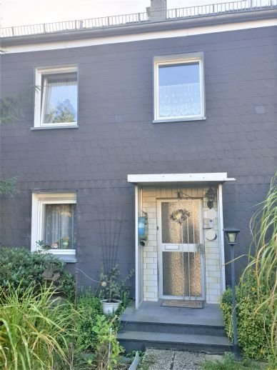 IMWRC – 1-2 Familienhaus in Cronenberg! Eckhaus mit Garten und Garage!