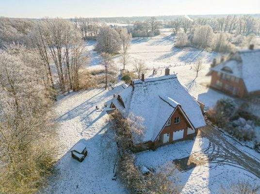 Luftaufnahme Grundstück (KI-optimiert)