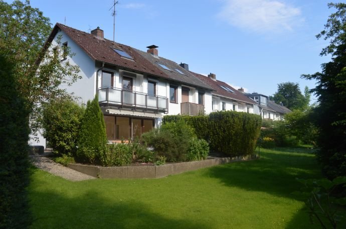 Zwischen Nienstedten und Alt-Osdorf / Klassisches Reihen-Endhaus auf herrlich großem Grundstück