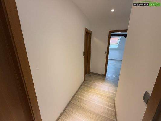 Diele vor Schlafzimmer, Bad und WC