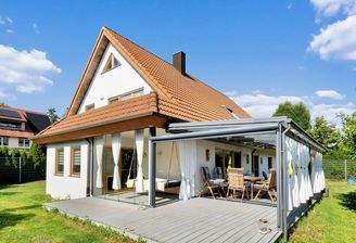 Garten mit Sonnenterrasse