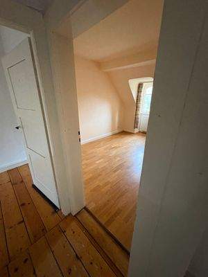 Blick in hintere Zimmer im 2. OG