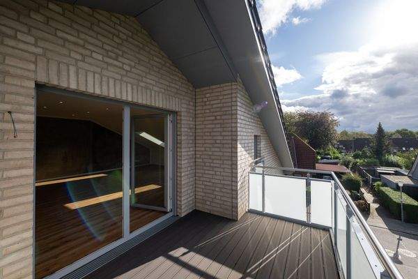 Süd-West Balkon vor der Wohnküche