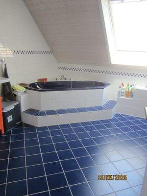 02-641 Neubau, DG, Bad.JPG