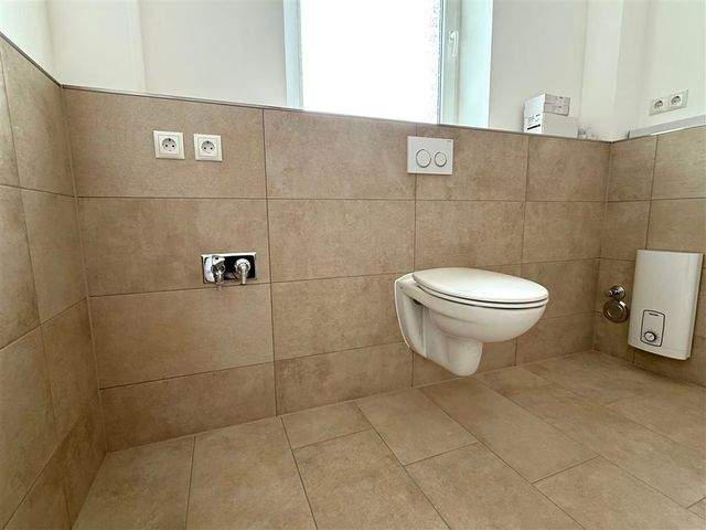 Zentral in Kronshagen: Sanierte 3-Zimmer-Whg. mit Aufzug, Balkon, Garage // BGM-Drews-Straße - Photo 5