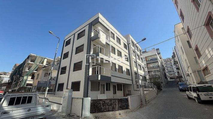 Newly-Built Apartments in a Building with Lift in Kuşadası Aydın