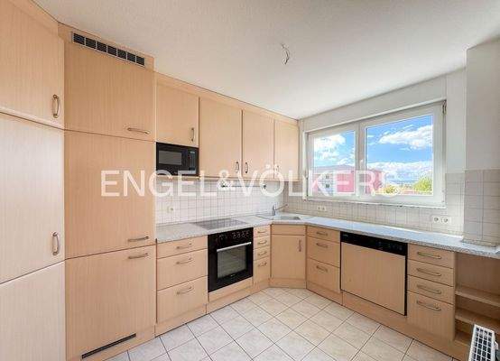 Küche mit Einbauküche