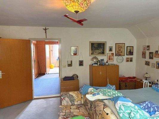 DG_Schlafzimmer mit Flur