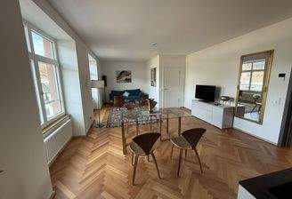 Wohnzimmer mit Essecke