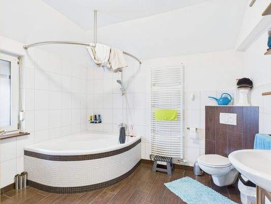 CAM04379G0-PR0076-STILL034