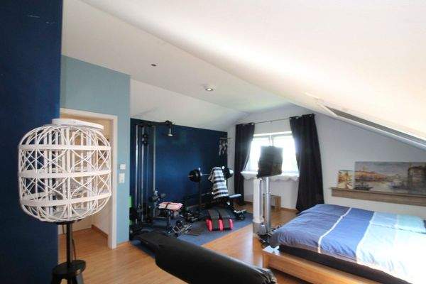 Schlafzimmer DG DHH links