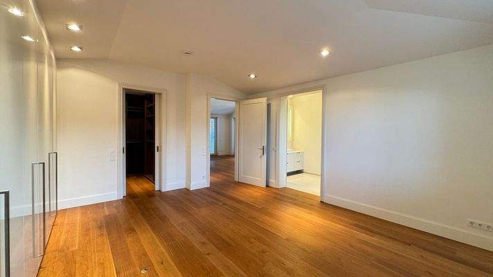 Schlafzimmer mit Ankleide 