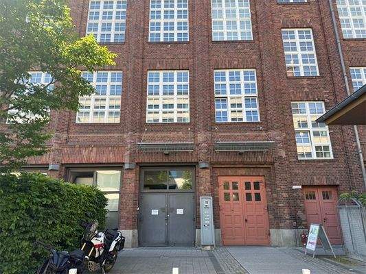 Hinterer Zugang zum Gebäude