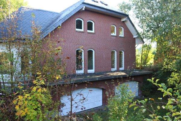 Tönningstedt Front Südseite Zufahrt Garargen