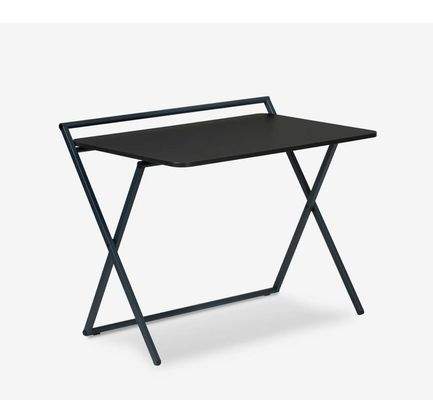 Home Office Schreibtisch - Vorhanden