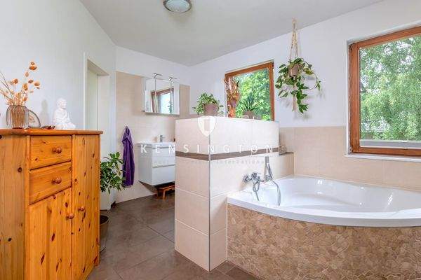 **Bad Wohnung OG rechts