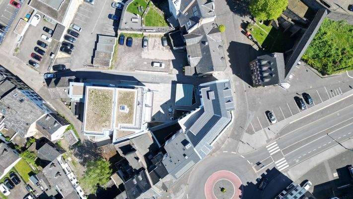 Luftbild Gebäude.JPG