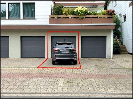 Garage mit Stellplatz