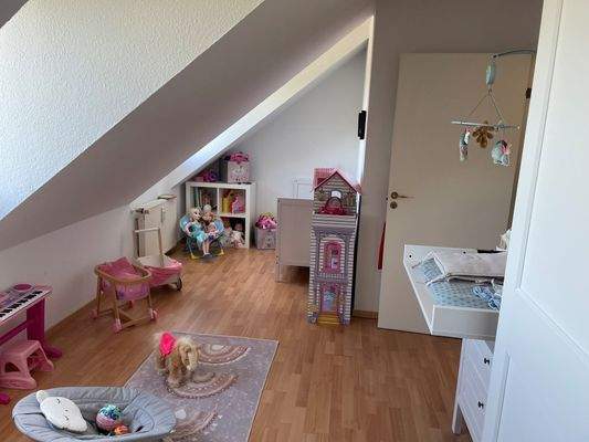 Kinderzimmer oben - 1.jpg