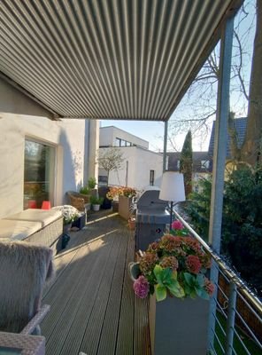großer Balkon
