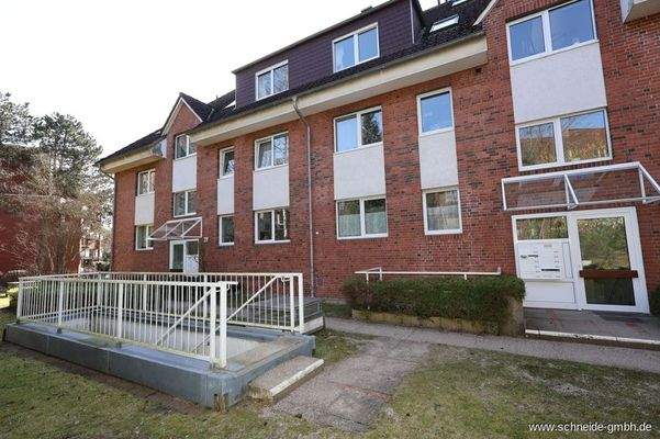 Gebäuderückseite, Hauseingänge