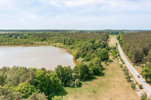 Straße nach Krakow am See
